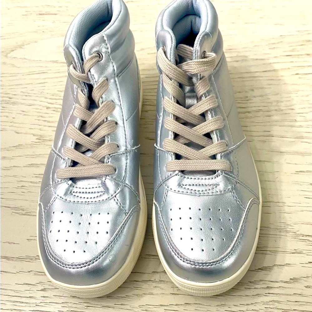 GAP Kids Silver Metallic High-Top Slip-on Tie Sneakers Shoes Girl’s 5